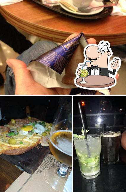 Las imágenes de bebida y comida en La Trampera Bar
