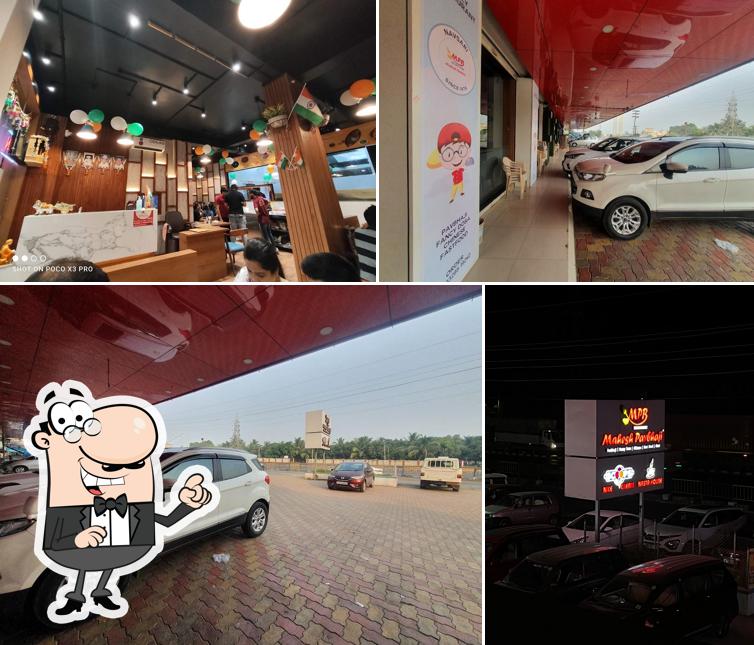 Check out how Mahesh Pav Bhaji looks outside