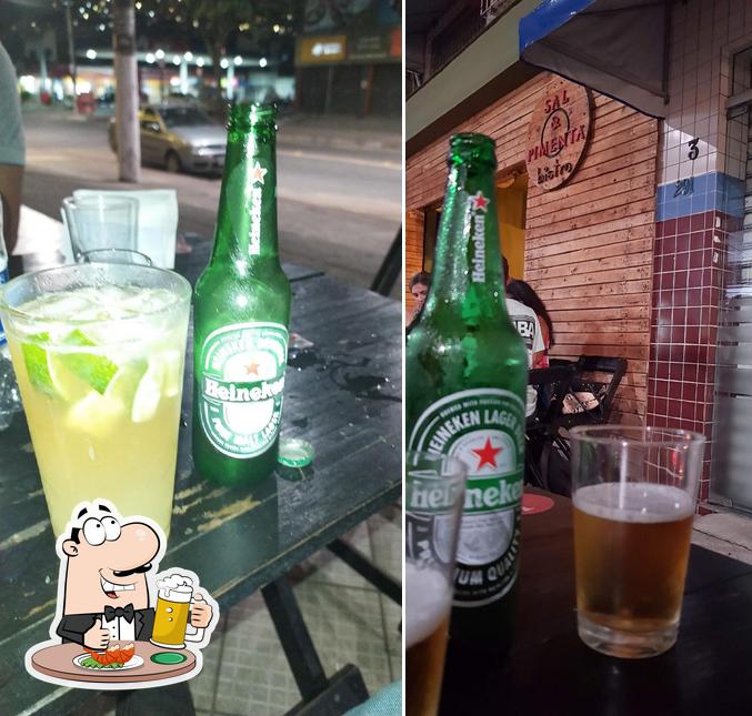 Peça um copo de cerveja leve ou escura