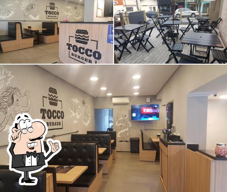 Veja imagens do interior do Tocco Burger Mogi