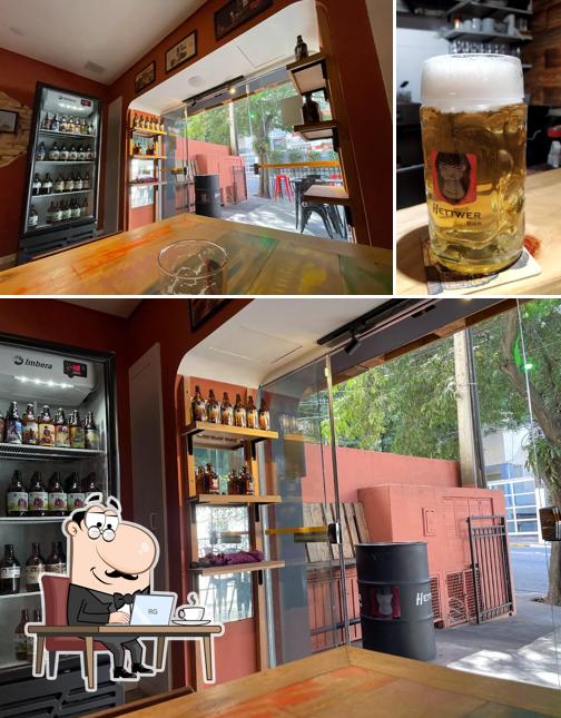 This is the photo displaying interior and food at Cervejaria, Bar e Restaurante Hettwer Leopoldina