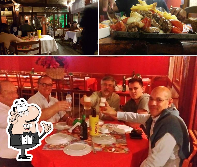 O interior do La Bella Pizzaria, Chopperia e Restaurante
