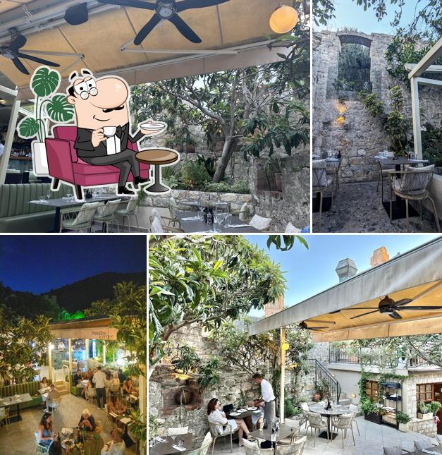 Siediti a un tavolo di Paradise Garden Hvar