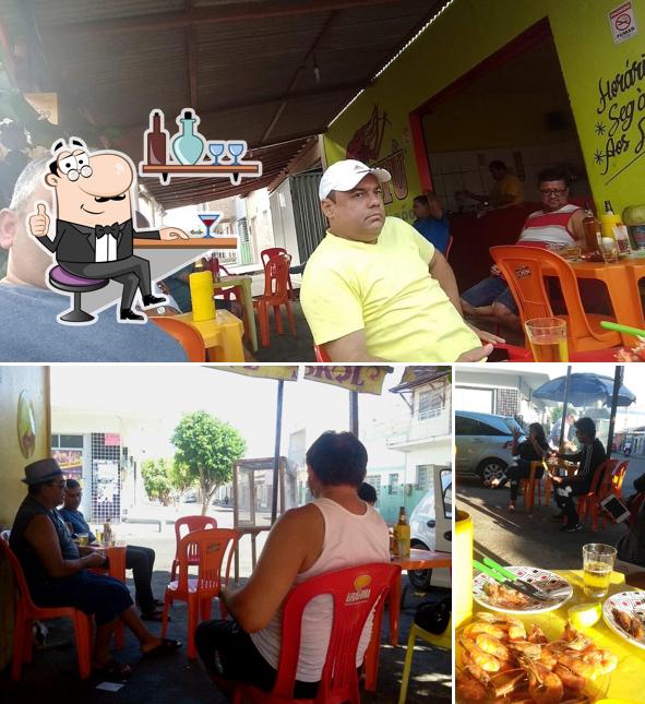 O interior do Bar do Dão