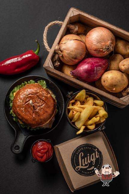 Cibo al Luigi's restaurant (burger & pizza bar)