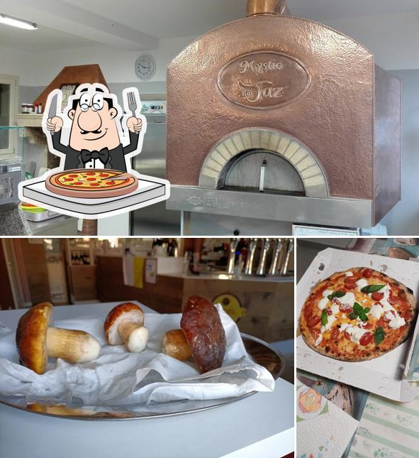 A Pizzeria Mystic da Taz di Marco Santacà, puoi prenderti una bella pizza