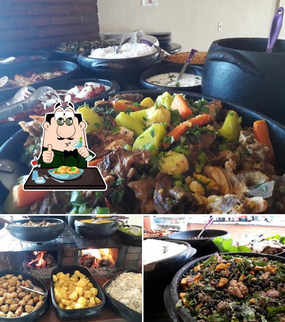 Comida em Restaurante Serafim