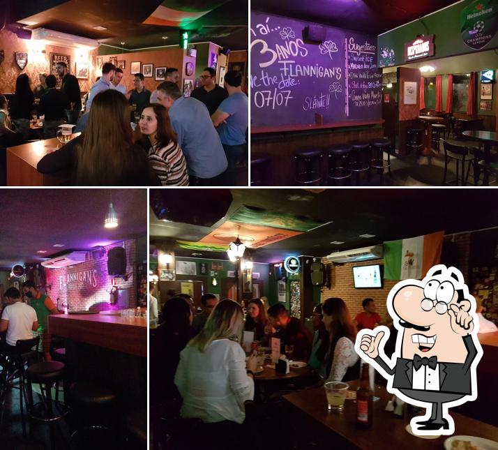 Veja imagens do interior do The Irish House Pub Bar e Restaurante