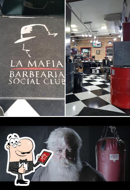 Vea esta foto de La Mafia Barber Shop Social Club