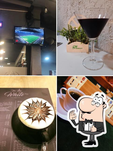 The White Park Coffee & Bar