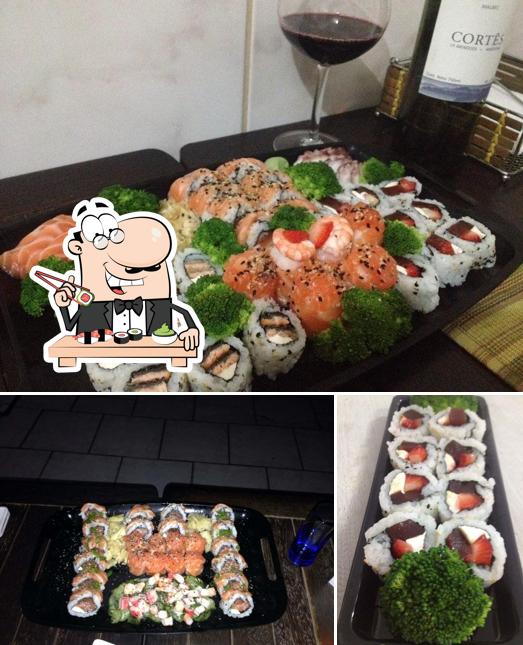 Rolos de sushi são oferecidos por Hello Sushi Delivery