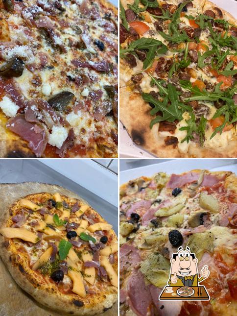 Order pizza at Pizza de la Gare by berard