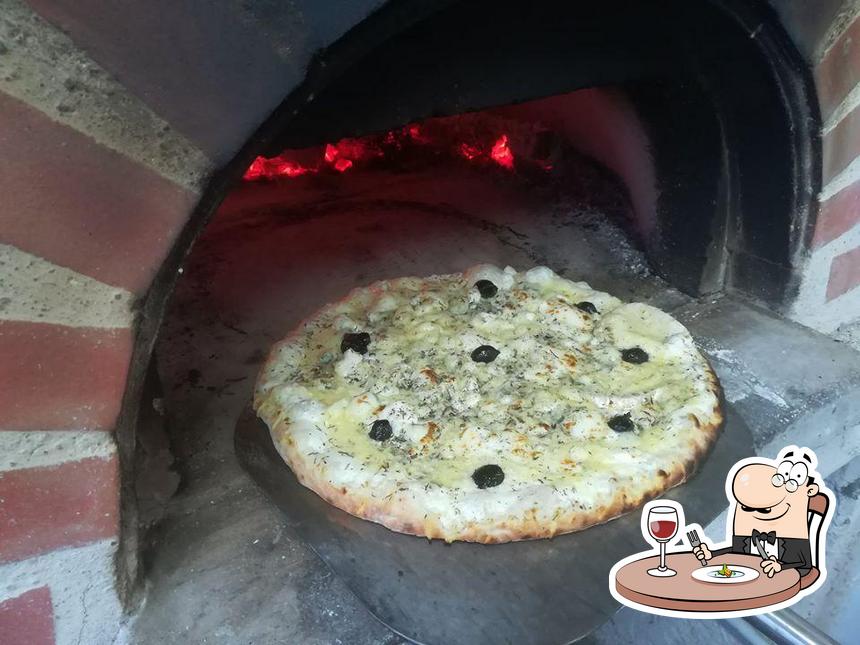 Nourriture à Pizza Claude pizzas au feu de bois