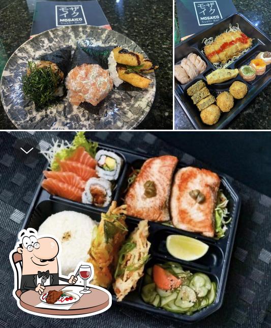 Escolha refeições de carne no Mosaico Sushi Bar