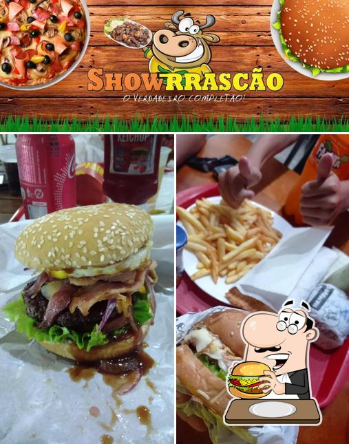 Experimente um hambúrguer no Showrrascão