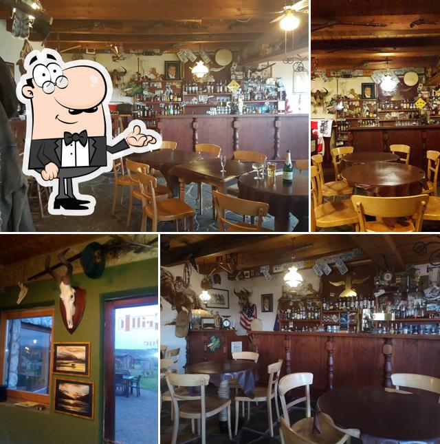 El interior de Mikes Pub