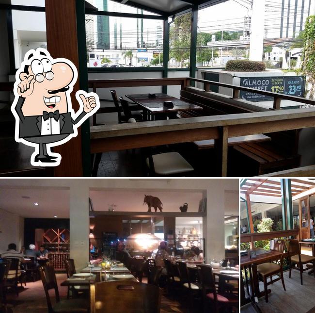 O interior do Aspásia Pizzaria e Choperia