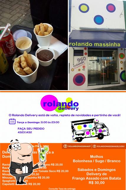 Desfrute de um drinque no Rolando Massinha Delivery