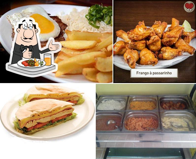 Comida em Pizzaria Genesis