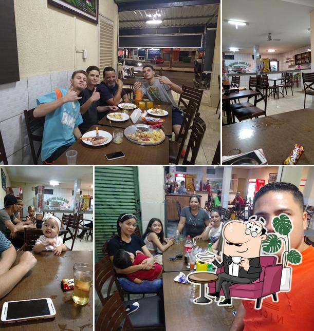 O interior do Pizzaria Primo Moraes