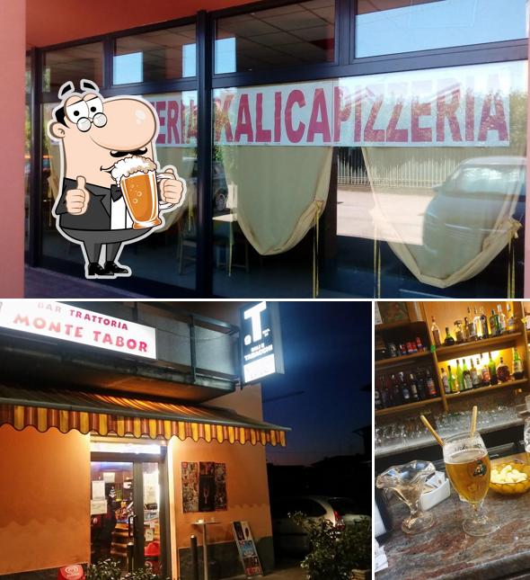 Puoi prenderti un rinfrescante bicchiere di birra chiara o scura