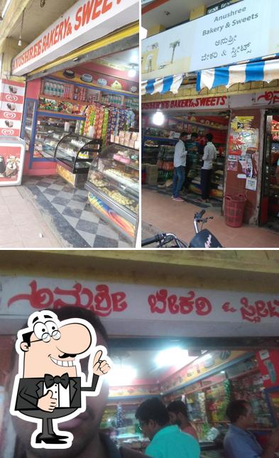 Anushree Bakery And Juice Center