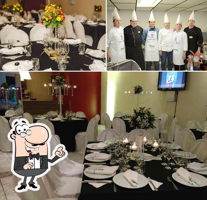 Sente em uma das mesas no Ferronatto Gastronomia e Eventos