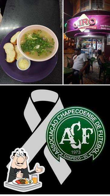 Platos en Ciro Lanches