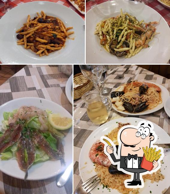 Ordina un piatto di chips a TRATTORIA DO SCOGGHIU SRLS