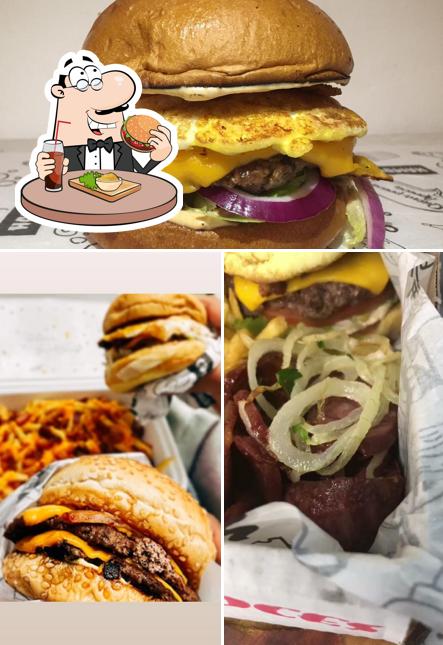 Delicie-se com um hambúrguer no Hamburgueria Laricas Burger