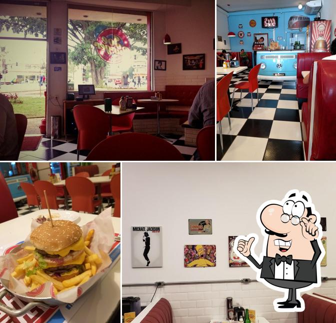 O interior do Joe Burger