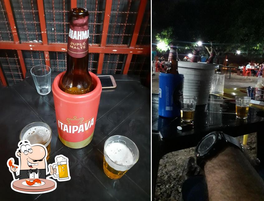 Você pode tomar uma tulipa de cerveja leve ou escura