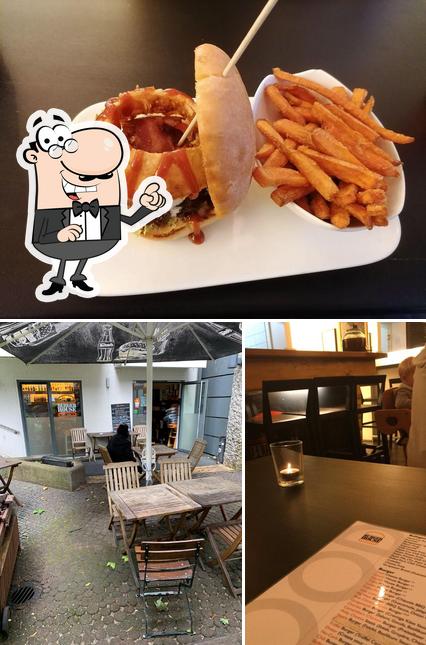 La photo de la intérieur et frites de Burger House’s