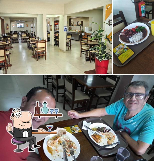 O interior do Fricassê Restaurante