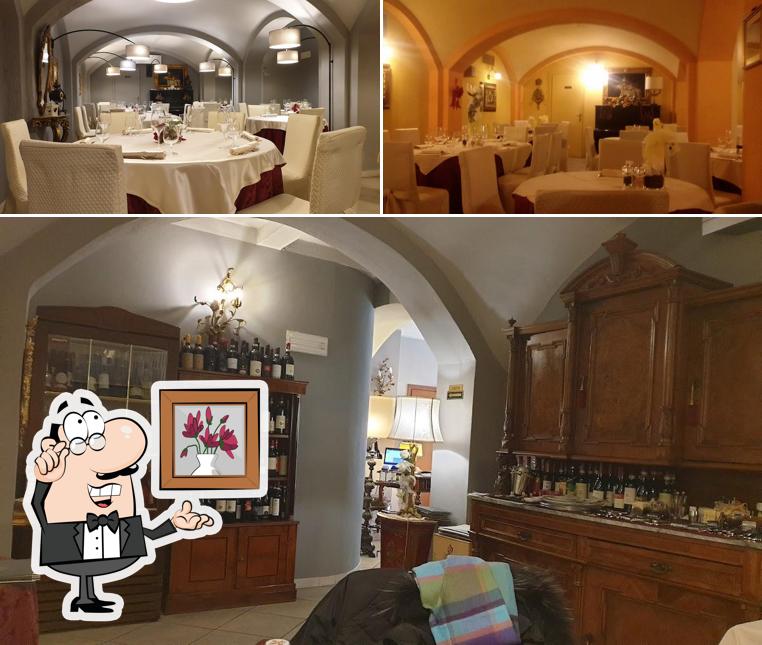 Dai un'occhiata agli interni di Il Gallo