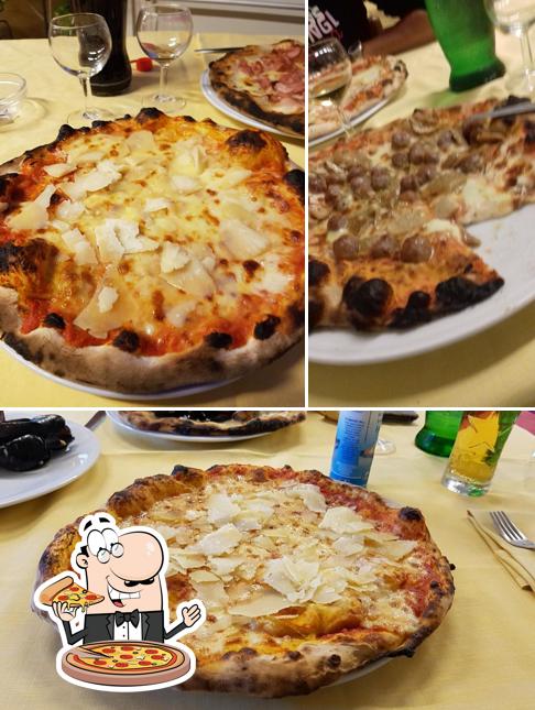 Scegli una pizza a Trattoria Delle Vigne