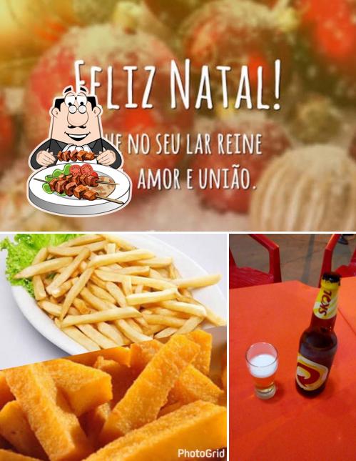 Dê uma olhada a ilustração mostrando comida e cerveja no Bar e Restaurante do Rudi