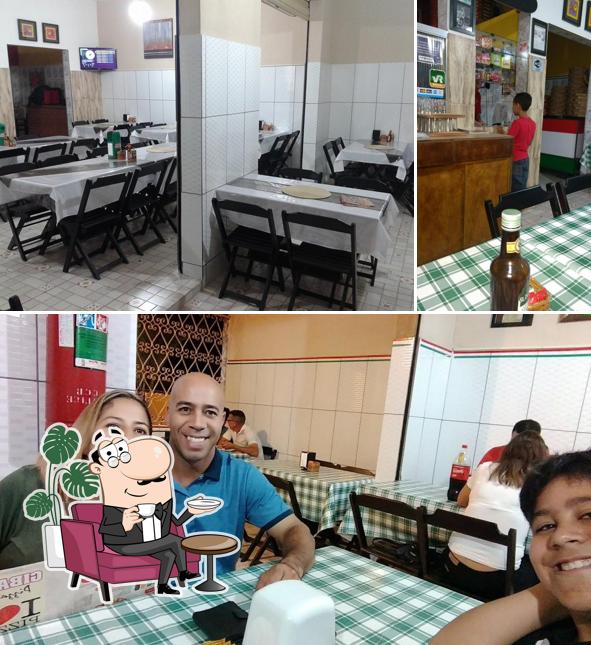 O interior do GIBAS PIZZARIA