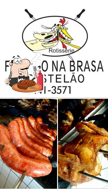 Frango na Brasa e Costelão oferece refeições de carne