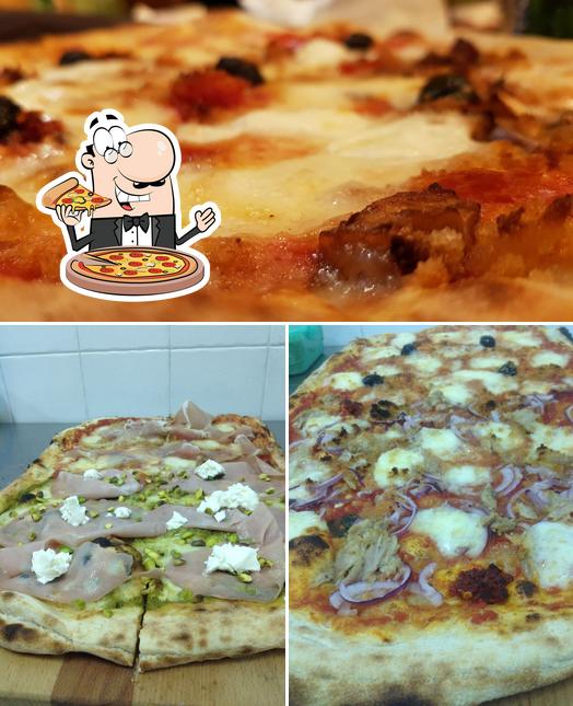 Prenditi una pizza a Acqua & Farina di Arena Massimo