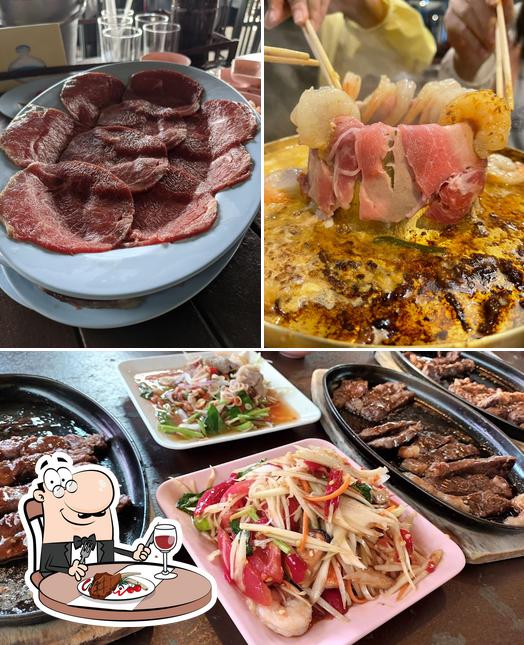Отведайте мясные блюда в "เตาถ่าน โคขุนโพนยางคำ สกลนคร Pon Yang Kham Grill"