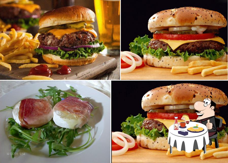 Prenditi un hamburger a Bridge Inn Pub