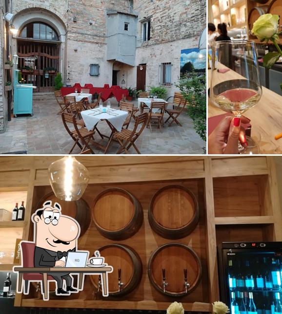 La foto della interni e vino di Messervino