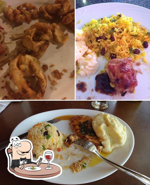 Platos en Café Habana