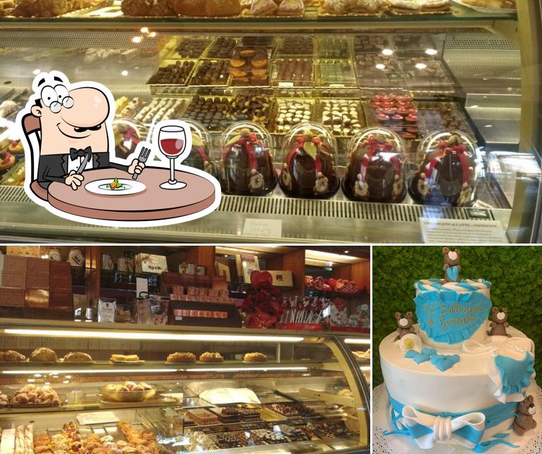 Platti al Pasticceria Soriani