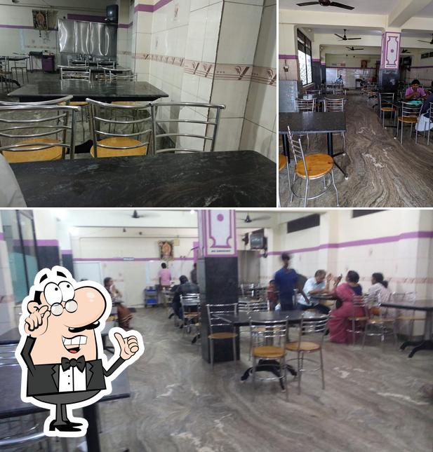 The interior of Aaryas Vegetarian Restaurant Pandalam