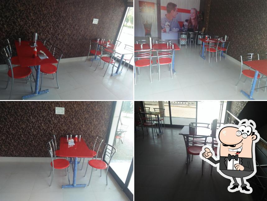 Ten 11 Fast Food Cafe