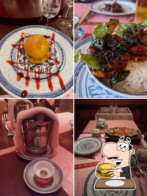 Ordina un hamburger a Fu-Yiu 富瑤餐馆