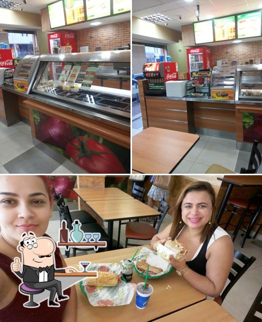 O interior do Subway Champagnat