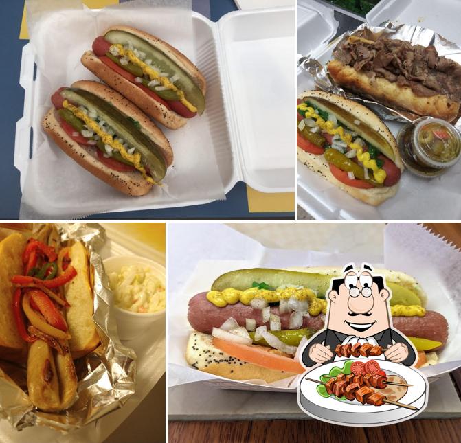 Блюда в "JK's Hot Dogs and Beef Sandwich"